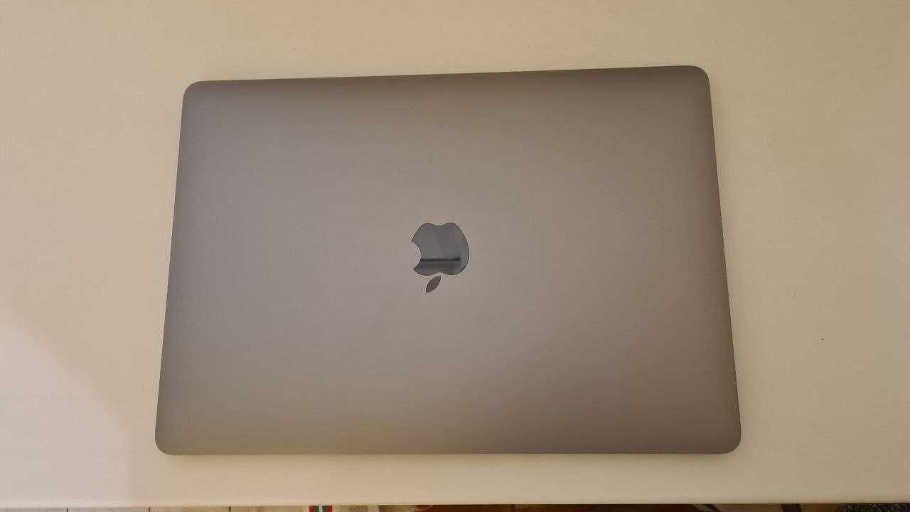 Macbook Pro 13 inches (2017)