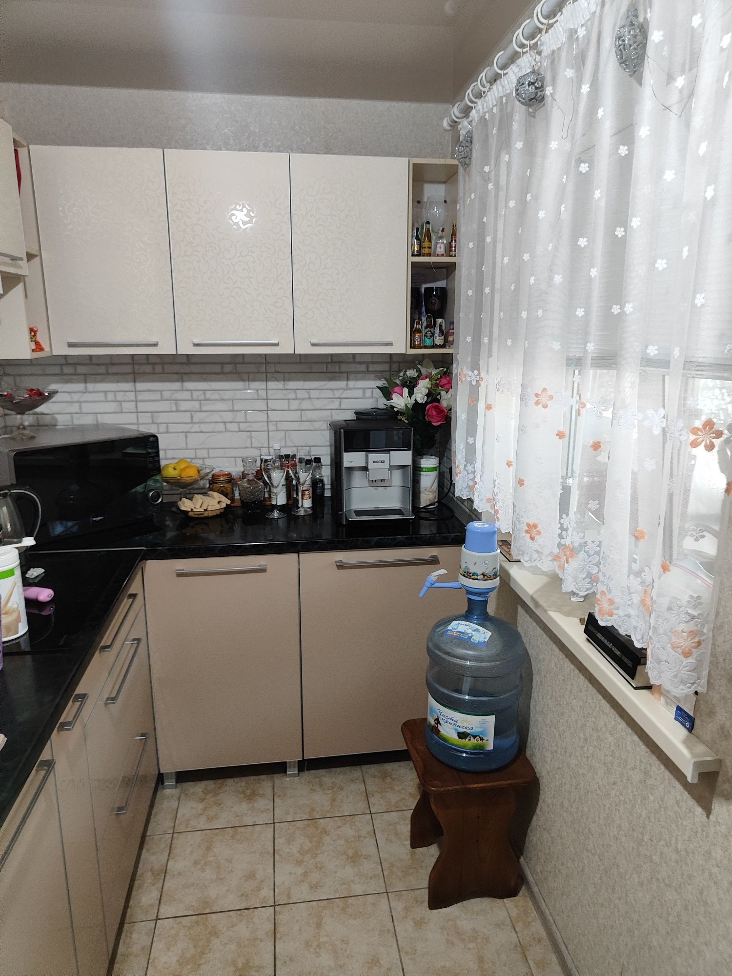 Продам подвір'я з двома будівлями або обмін на квартиру.