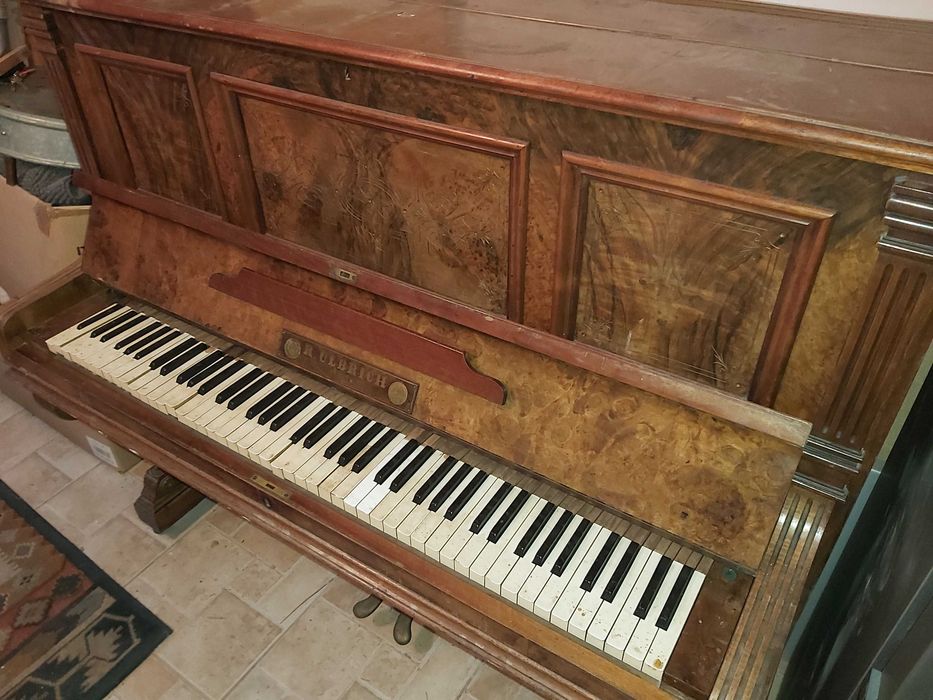 Sprzedam zabytkowe pianino