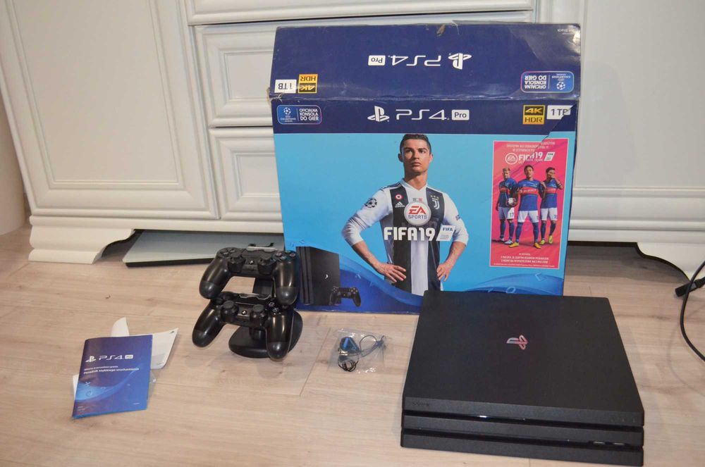 Ігрова приставка Sony Playstation 4 PRO 1TB (CUH-7116B)