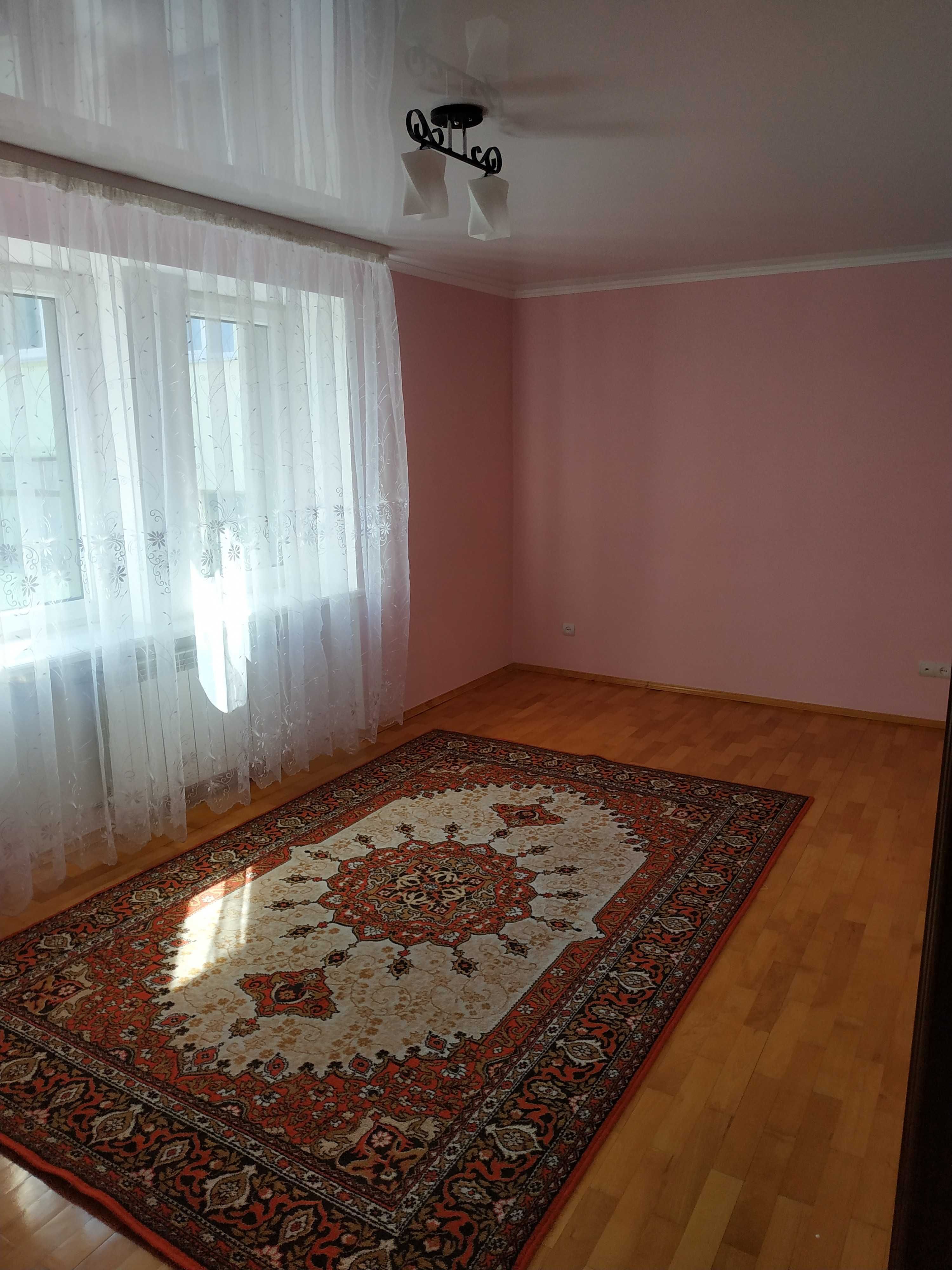 Оренда 3х кімн квартира Буковинська (автономне опалення)