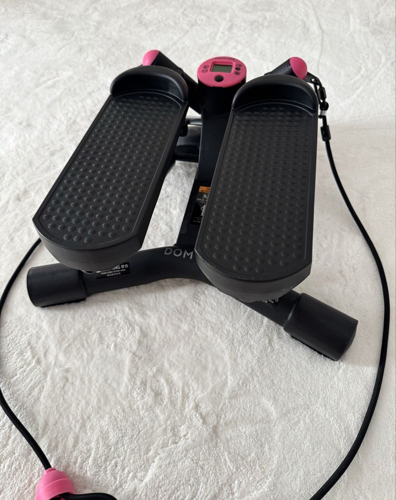 Stepper Decathlon Domyos czarno różowy z ekspanderami