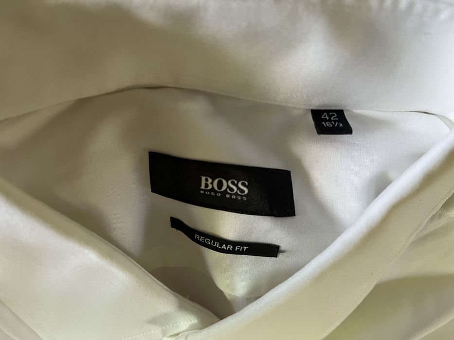 Camisa branca para botões de punho da Boss