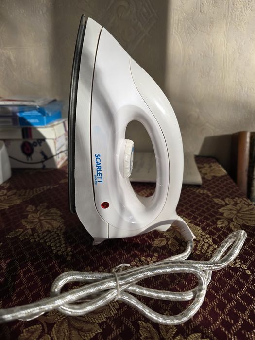 Пpacка (утюг) Scarlett DIR IRON YPF-103