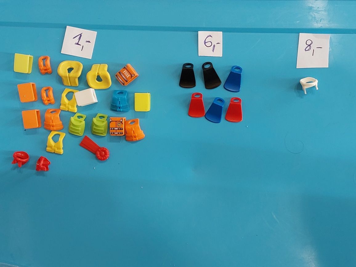 Lego kamizelki,peleryna plastikowa,bandamy.