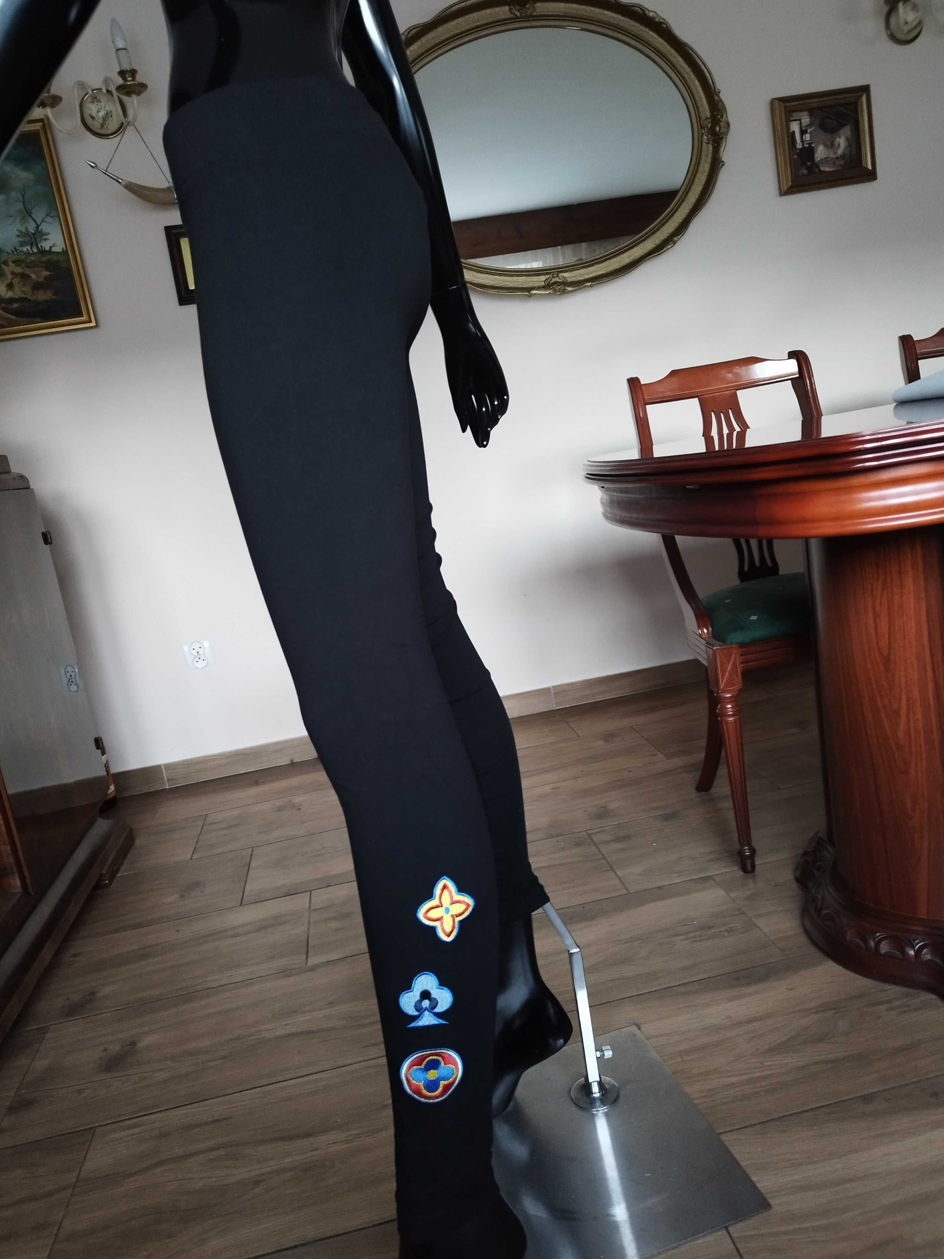 %_MEGI_spodnie / legginsy_ lampas + aplikacje_czarne - M/L