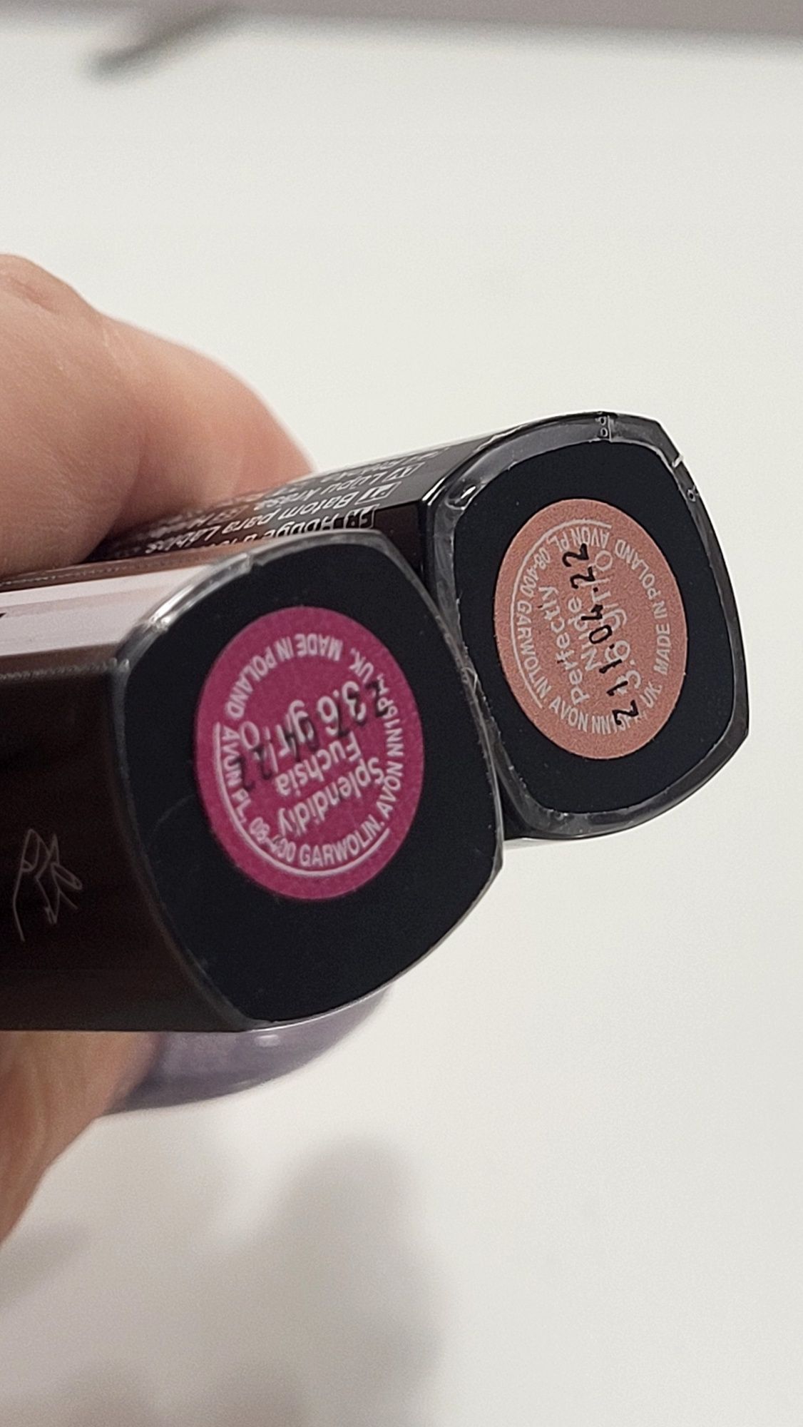 2 pomadki Ultra matte Avon