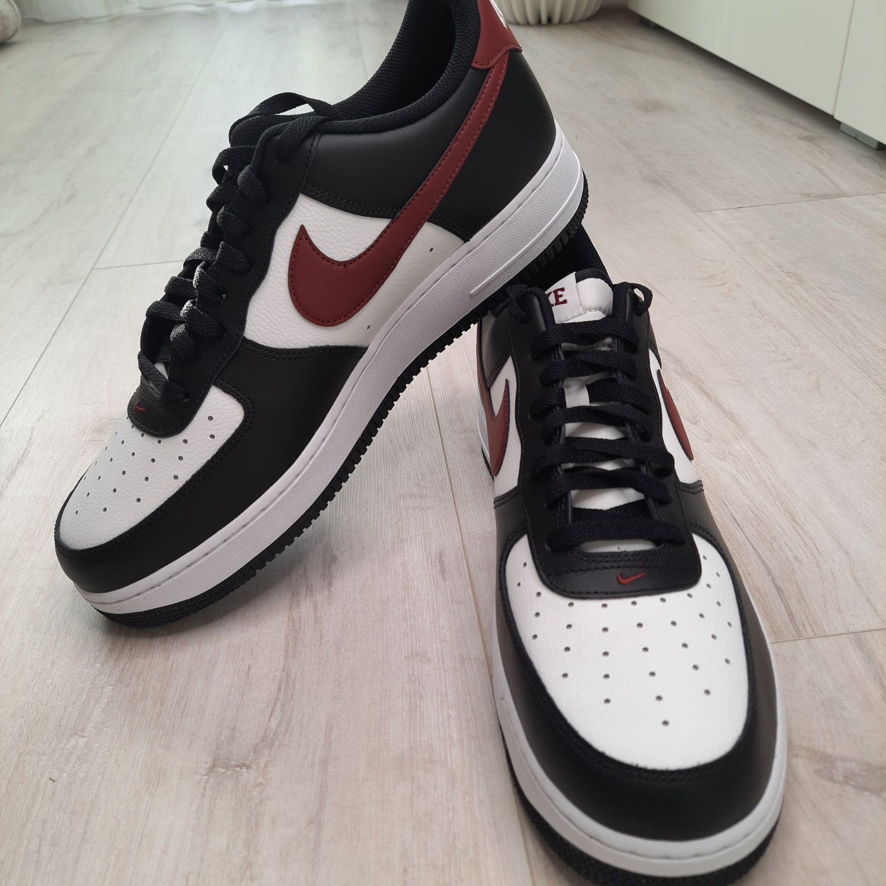 Оригінальні чоловічі кросівки Nike Air Force 1 '07 "Black / Dark Team