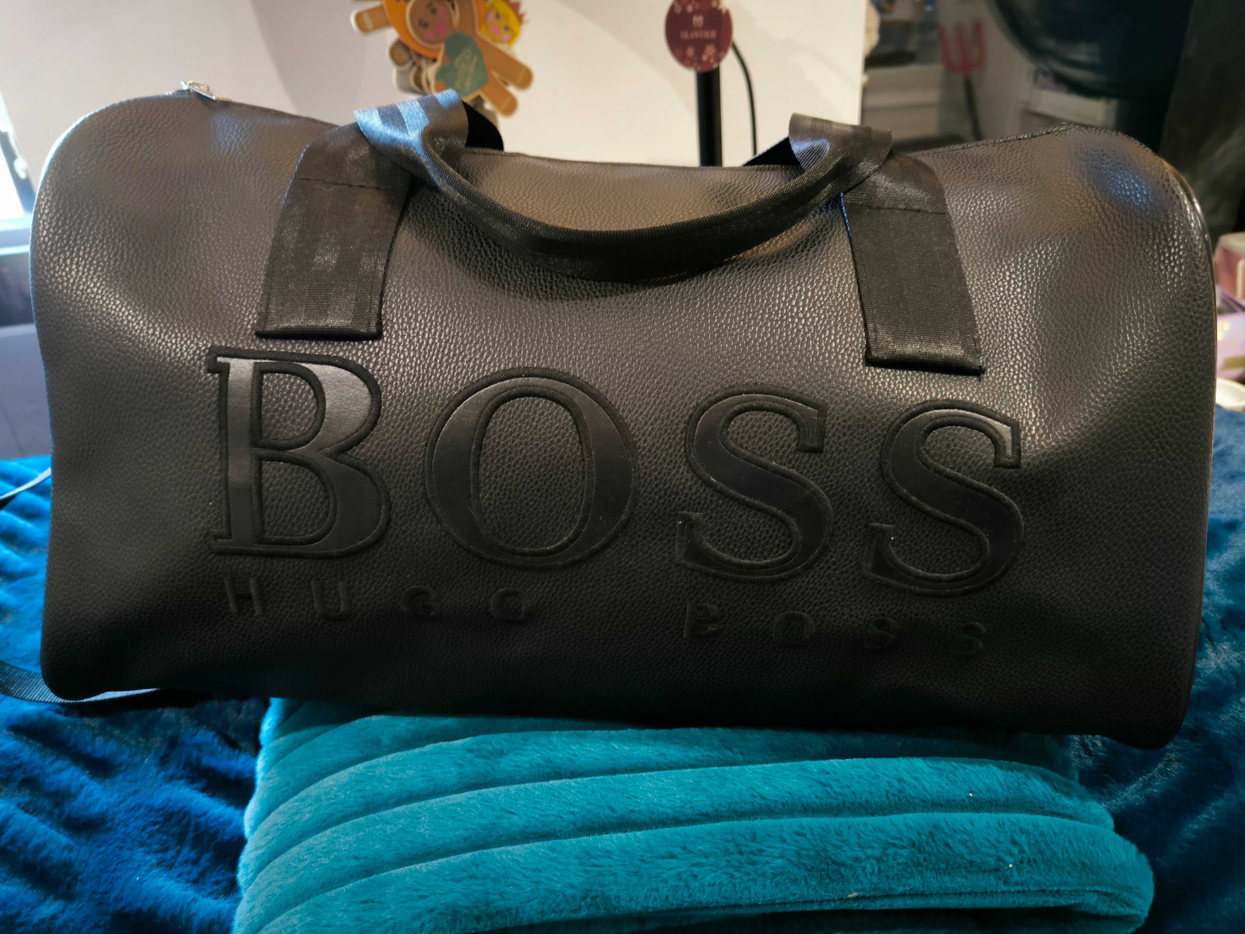 Torba podróżna torebka podręczna różne firmy i modele.