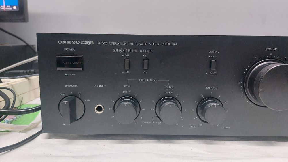 Onkyo A8015 підсилювач в чудовому стані