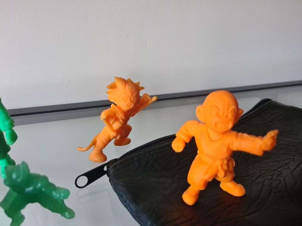 Figuras monocromáticas Dragonball