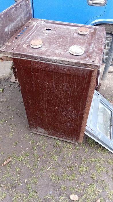 Продам газову плиту.
