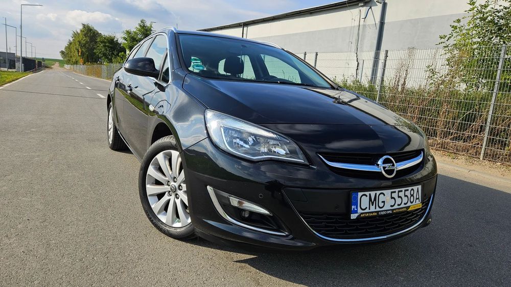 Opel Astra J 1.4 Turbo 79.631 km 2014rok Nawigacja Podgrzewana KierownicaCzujniki