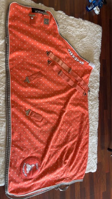 Derka eskadron nici peachy