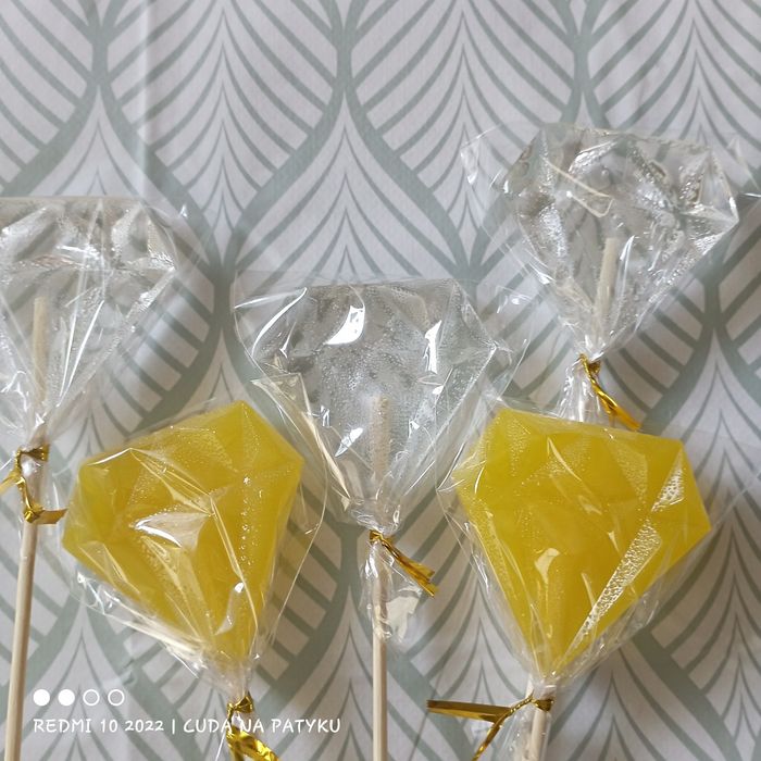 Lizaki na tort  " Labubu " ozdoba tortu muffinek