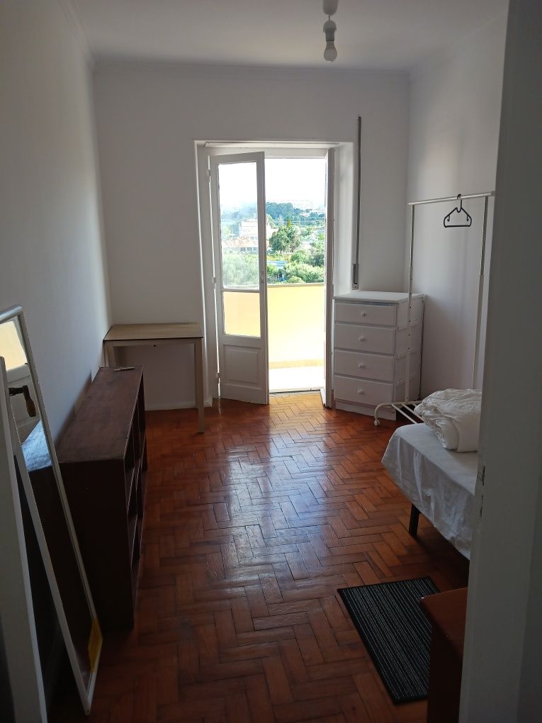 Quartos pra arrendar , Otima , Localização.