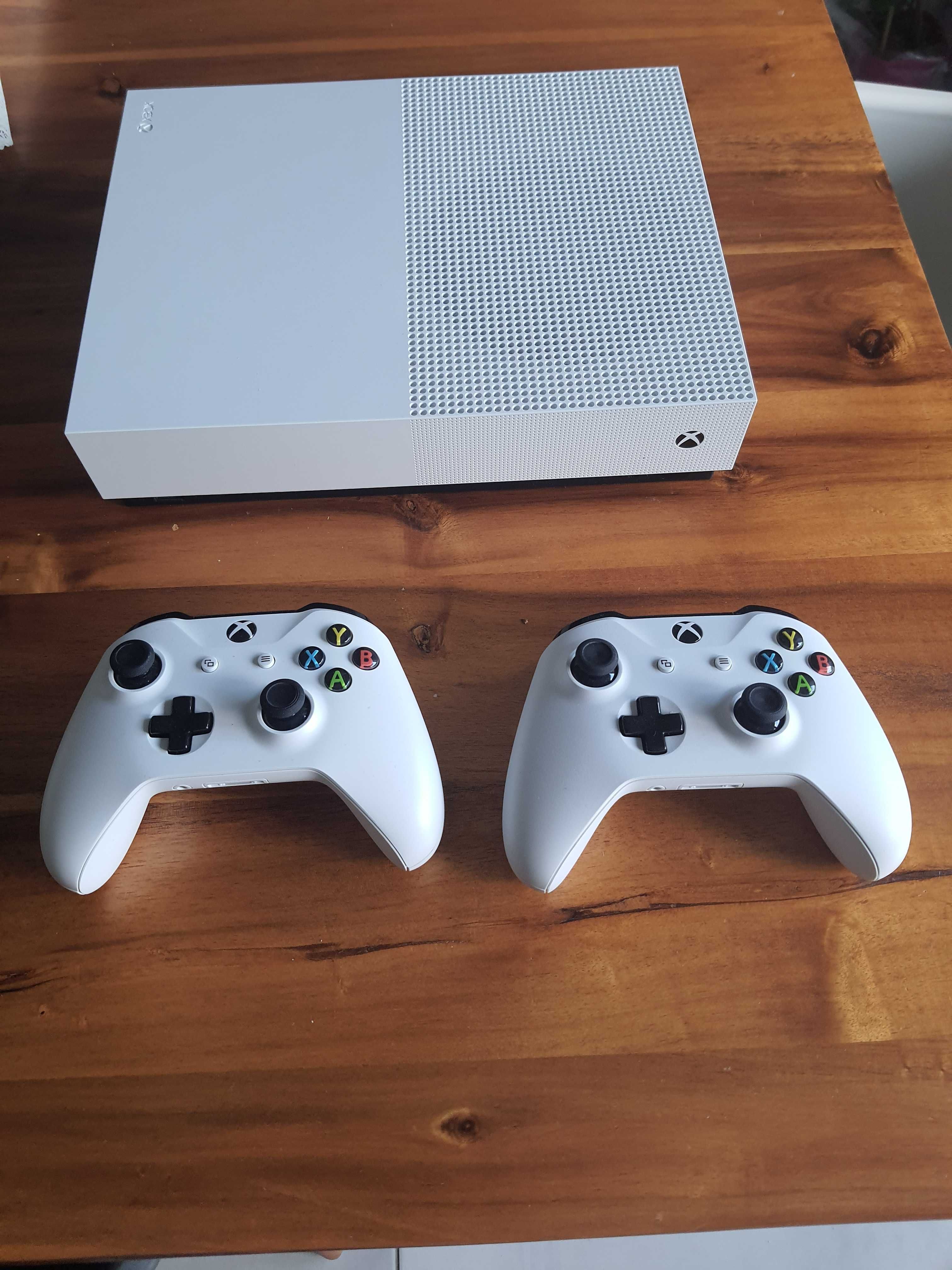 Konsola XBOX One S All Digital Edition + 2xPad