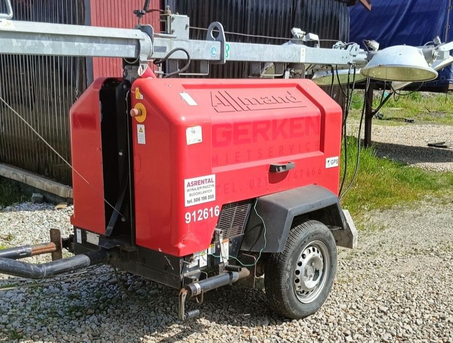 Agregat prądotwórczy maszt monitoringu z LED wifi router