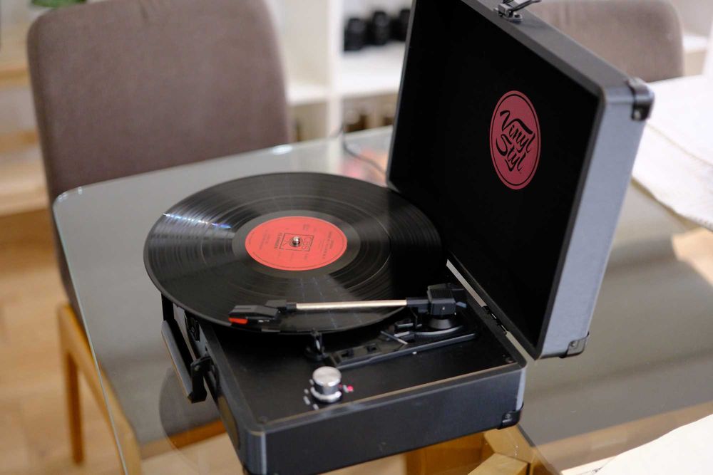Gira-Discos portátil Vinyl Styl Groove Portable 3 Speed