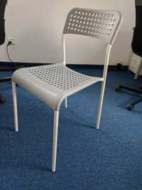 Krzesło szaro-białe metalowo-plastikowe Ikea