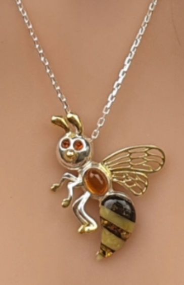 Piękna zawieszka bursztyn pszczółka 925