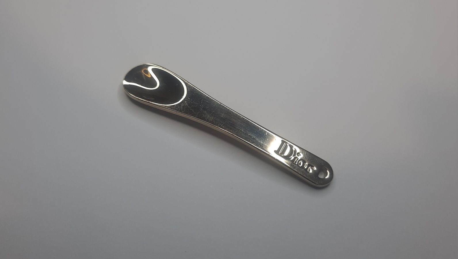 Autêntico pingente de colher folheado ouro 24k DIOR Prestíge.