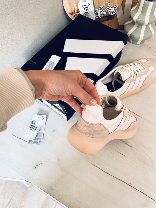Adidas  оригінал 40 розмір