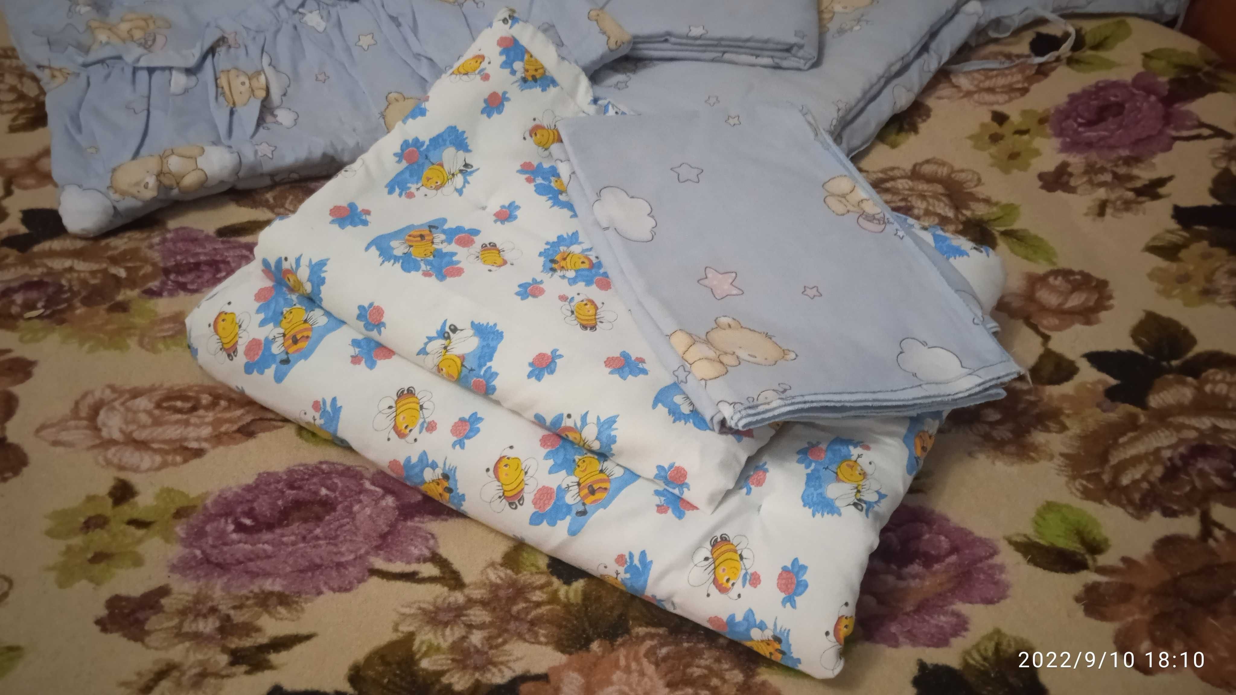 Комплект в кроватку, бортики, одеяло, подушка