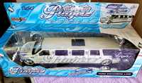 luxury модель ford excursion limo 1:24 / pro rodz / playerz