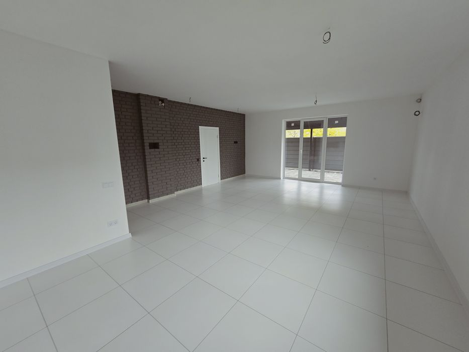 Новозбудований будинок. Зроблено ремонт!