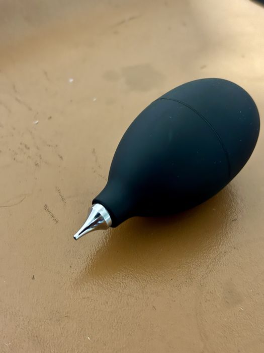 Міні насос для очищення об’єктивів камер та електроніки