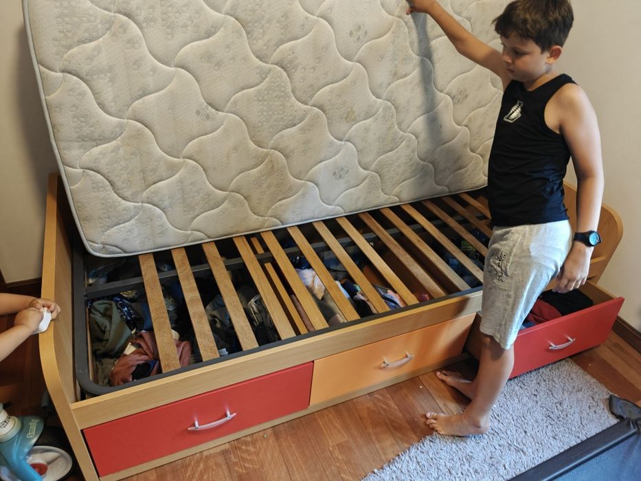 Cama solteiro com estrado 90x200