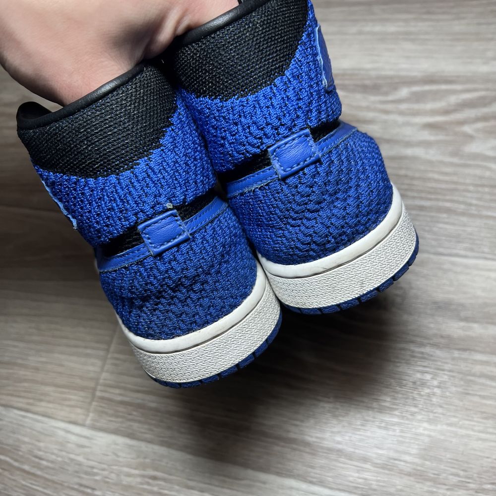 Кросівки жіночі Nike Air Jordan 1 Retro High Flyknit