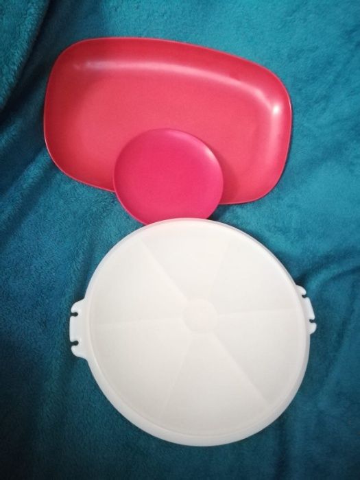 Tupperware e prato e travessa em baquelite