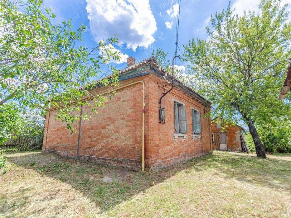 Чудовий будинок поруч з лісом поруч з Полтавою.