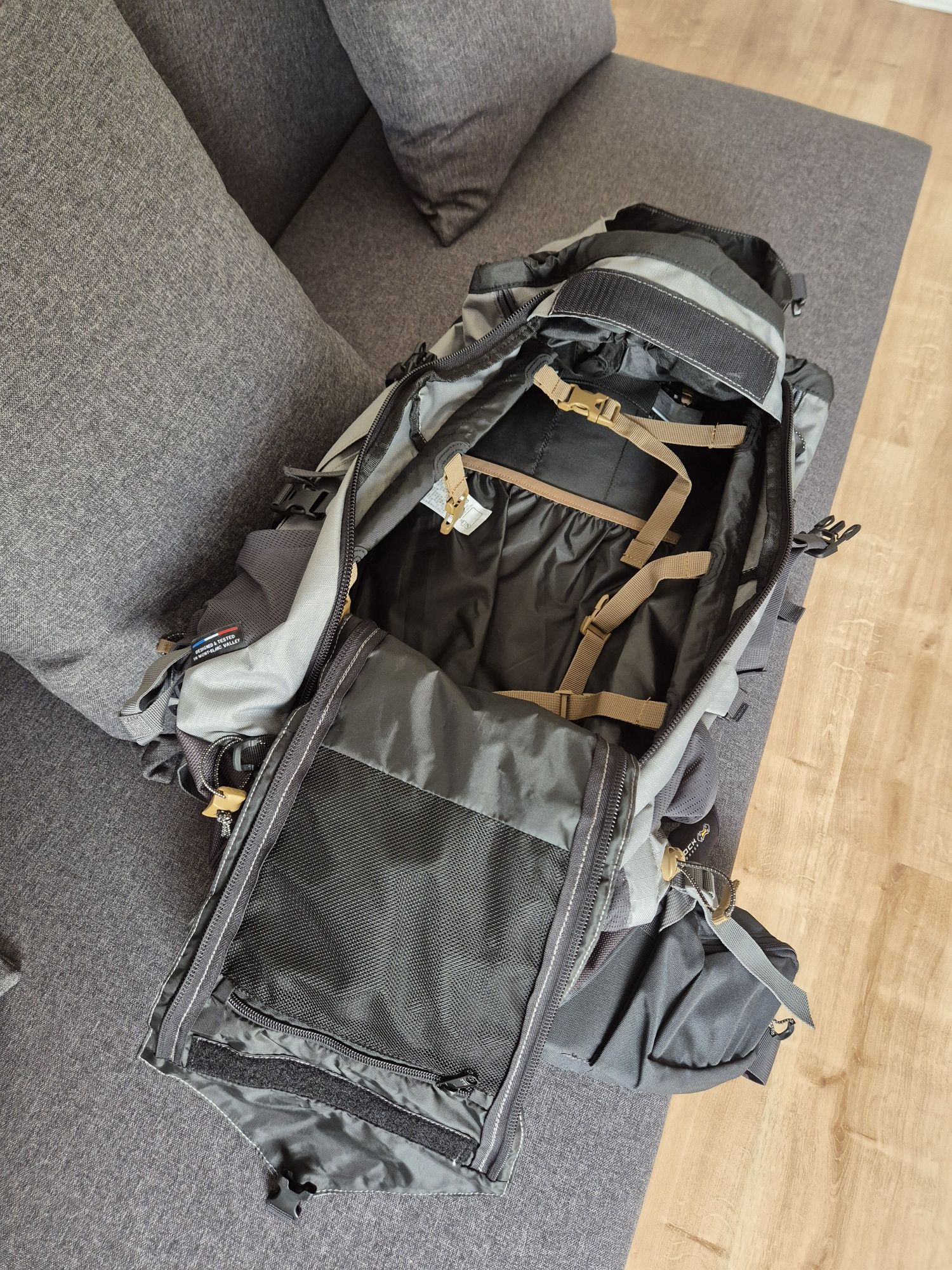 Mochila de Trekking MT900 Symbium - 50+10L