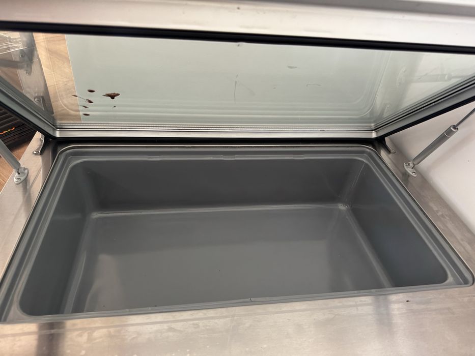 Witryna mrożąca na lody