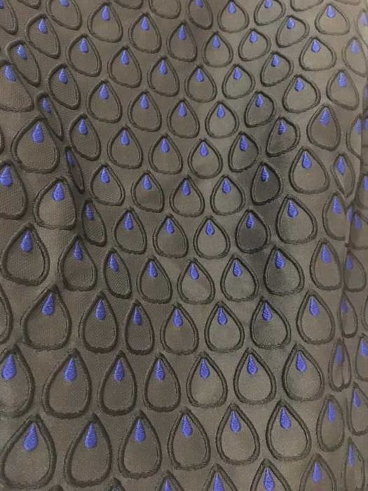 Elegancka czarna krótka sukienka