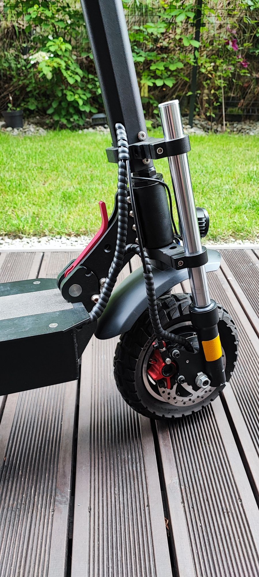 Hulajnoga Tomini H10 PRO — hamulce hydrauliczne,