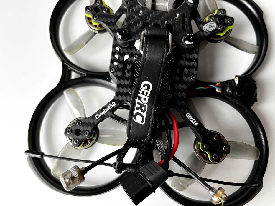 Dron fpv cinebot30 6s Walksnail elrs 868 MHz GPS