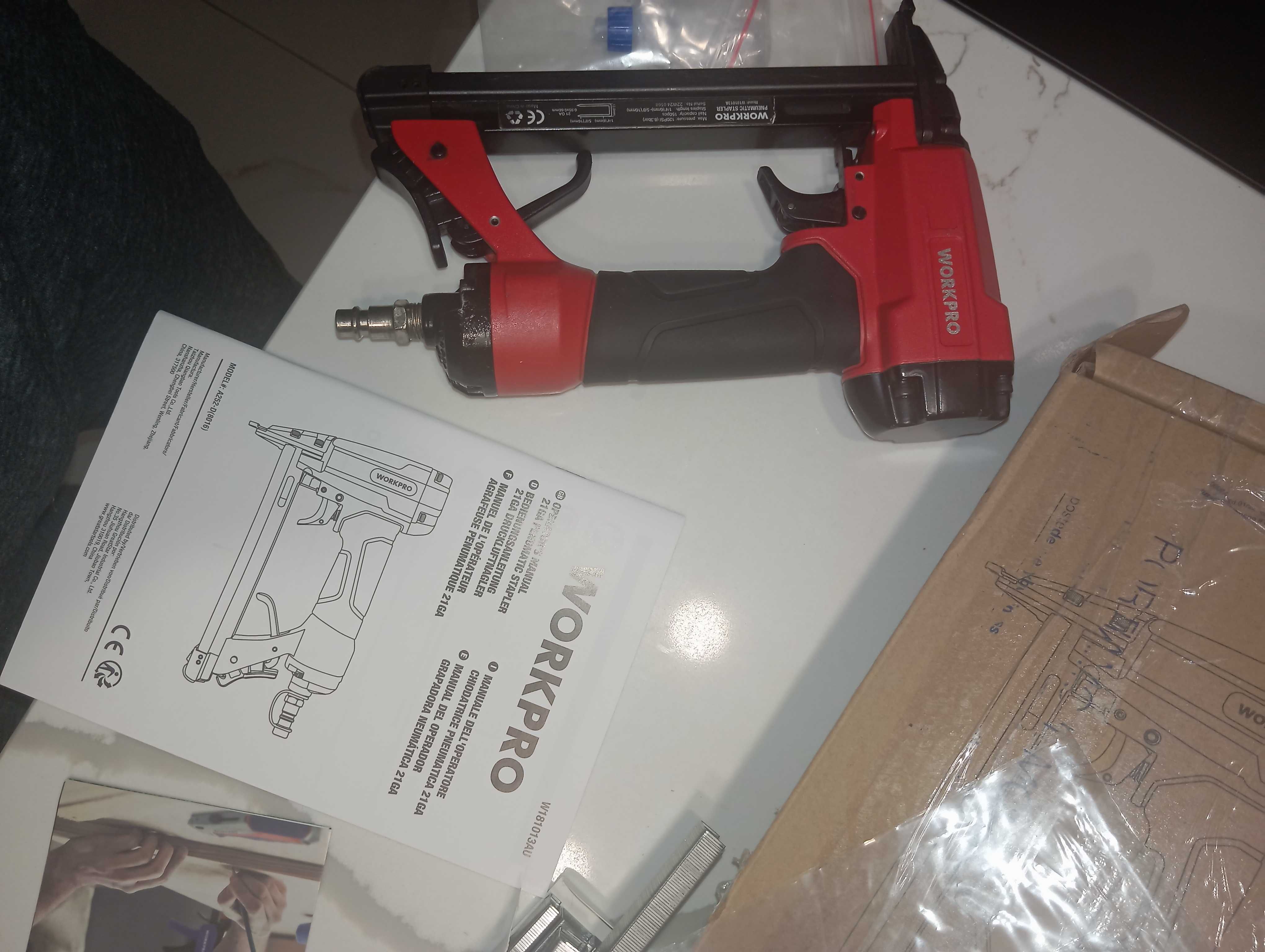 Gwoździarka WorkPro 21GA pneumatic stapler