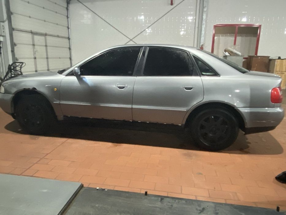 Ауді А4 Б5 1.6 MPI