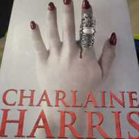 Charlaine Harris, Seria sookie stackhouse, tomy I-V. Okazja