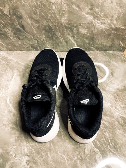 Damskie Czarne Sportowe Buty, Trampki do Biegania «Nike» / Rozmiar: 37