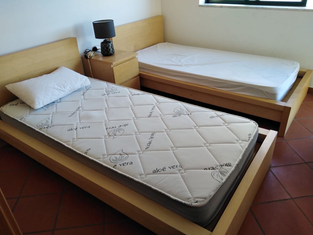 Vende-se 2 camas