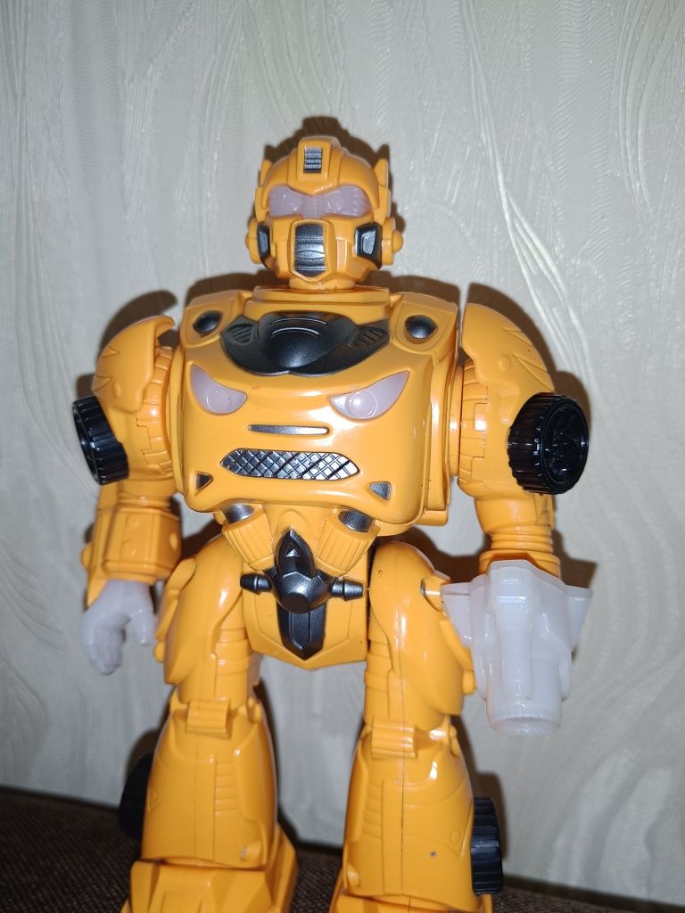 Іграшка робот бамбелбі жовтий трансформер робот bambelbi