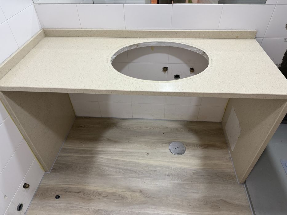 Bancada de casa de banho em pedra