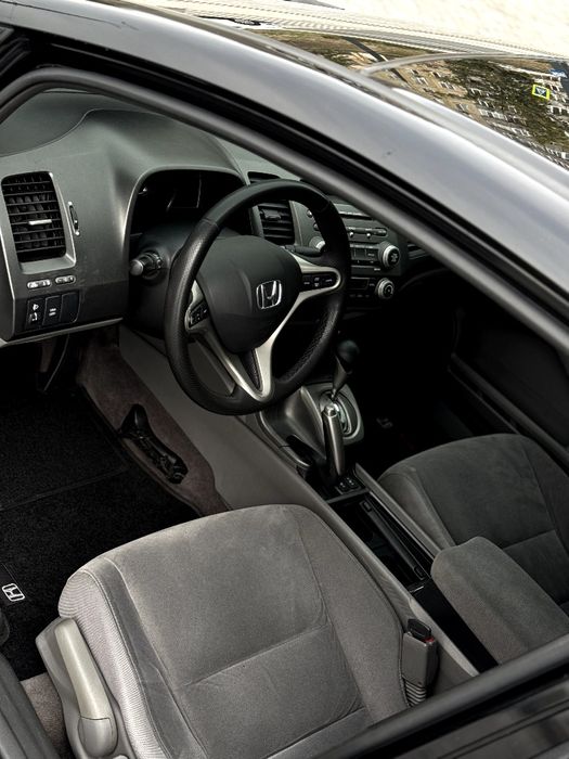 В продаже Honda Civic 2008 года 1.3 гибрид