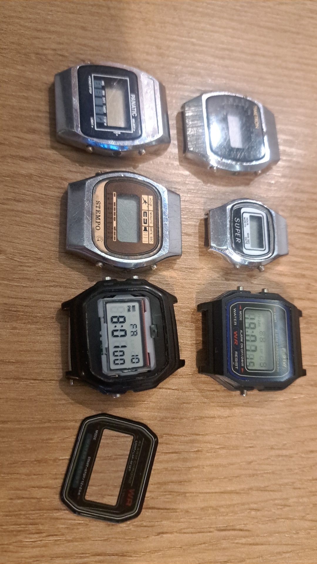 6szt starych zegarków elektronicznych