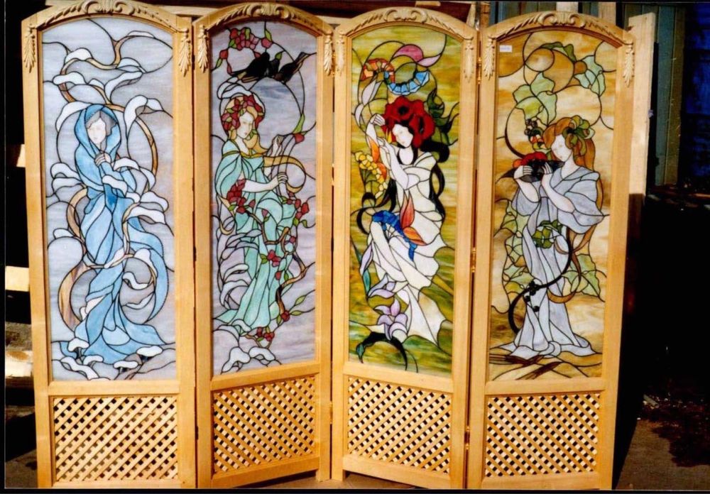 Вітраж виконаний у техніці ТІФФАНІ